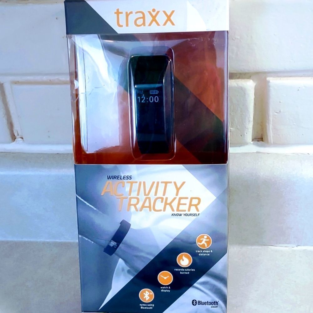 TRAXX ACTIVITY TRACKER WRIST BAND